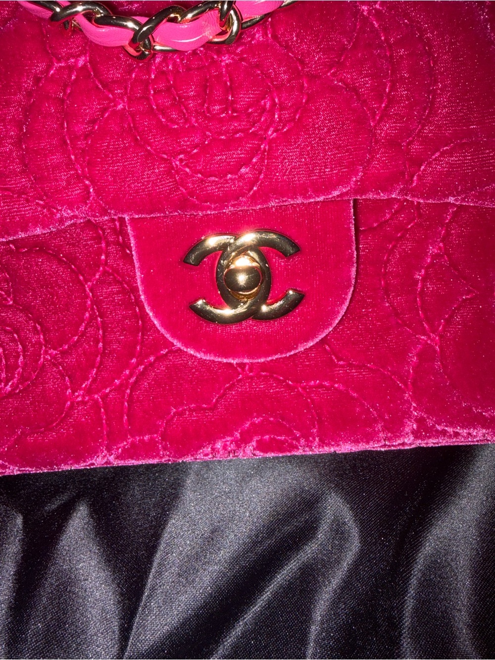 Fuchsia more of the pink side Velvet Quilted Camillas Shoulder Bag - Picture 5 of 12